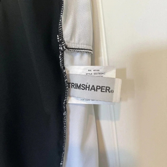 Trimshaper Size 6 animal print One Piece Swimsuit Top Built In Padded Bra EUC - Picture 4 of 12